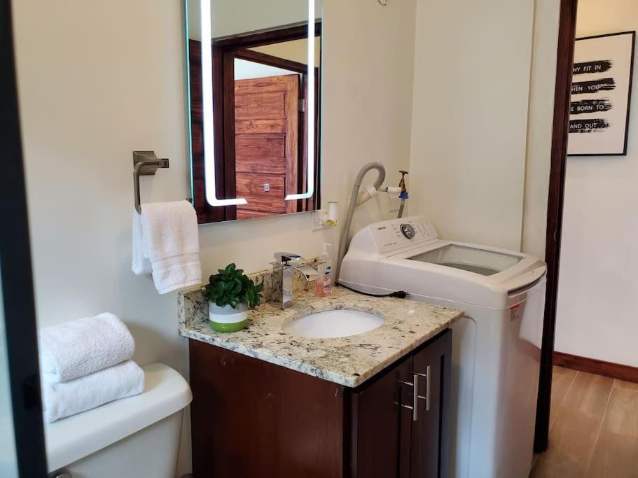 'The Solace' New Luxury Modern 1Bed 1Bath Apt. 포트모어 외부 사진